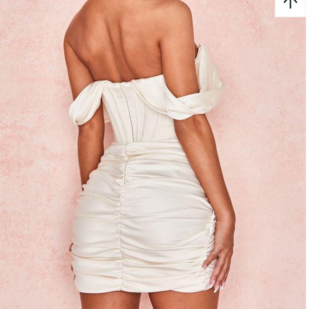 Dress - Picture 7 of 8